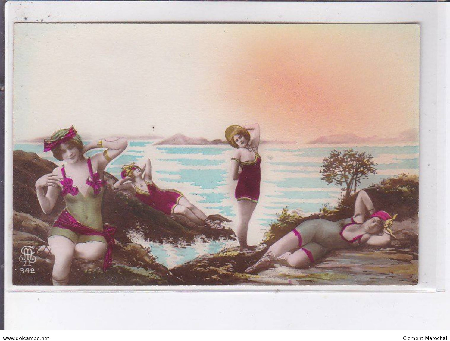 SURREALISME: photo montage, 5CPA, baigneuse - état (1 cpa abimée)