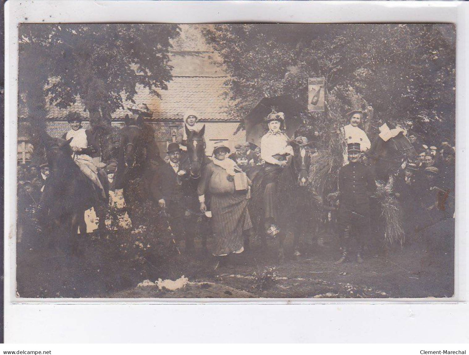 BELGIQUE : Environs De NAMUR ? - Carte Photo D'une Fete (affiche Pour La Bière Gueuze Lambic) - état - Andere & Zonder Classificatie