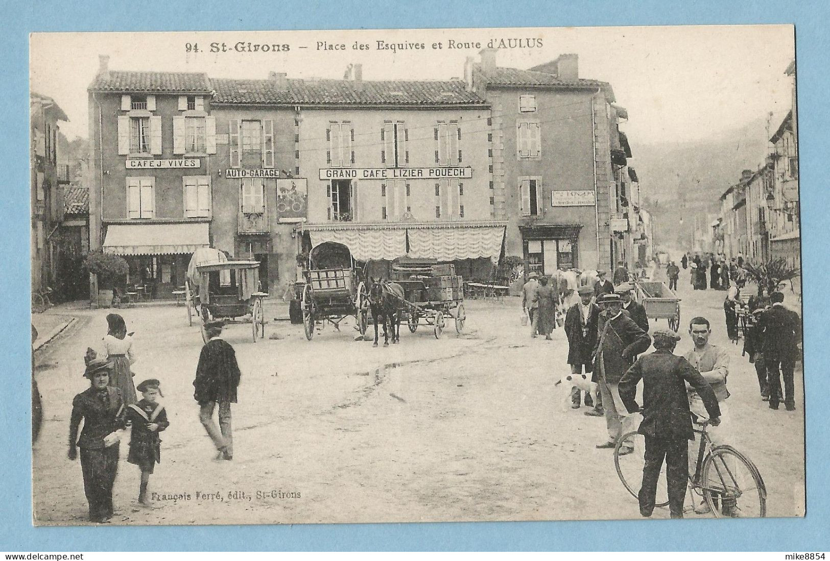 F1895  CPA  SAINT-GIRONS (Ariège)  Place Des Esquives Et Route D'AULUS - AUTO-GARAGE  GRAND CAFE LIZIER POUECH ... - Saint Girons