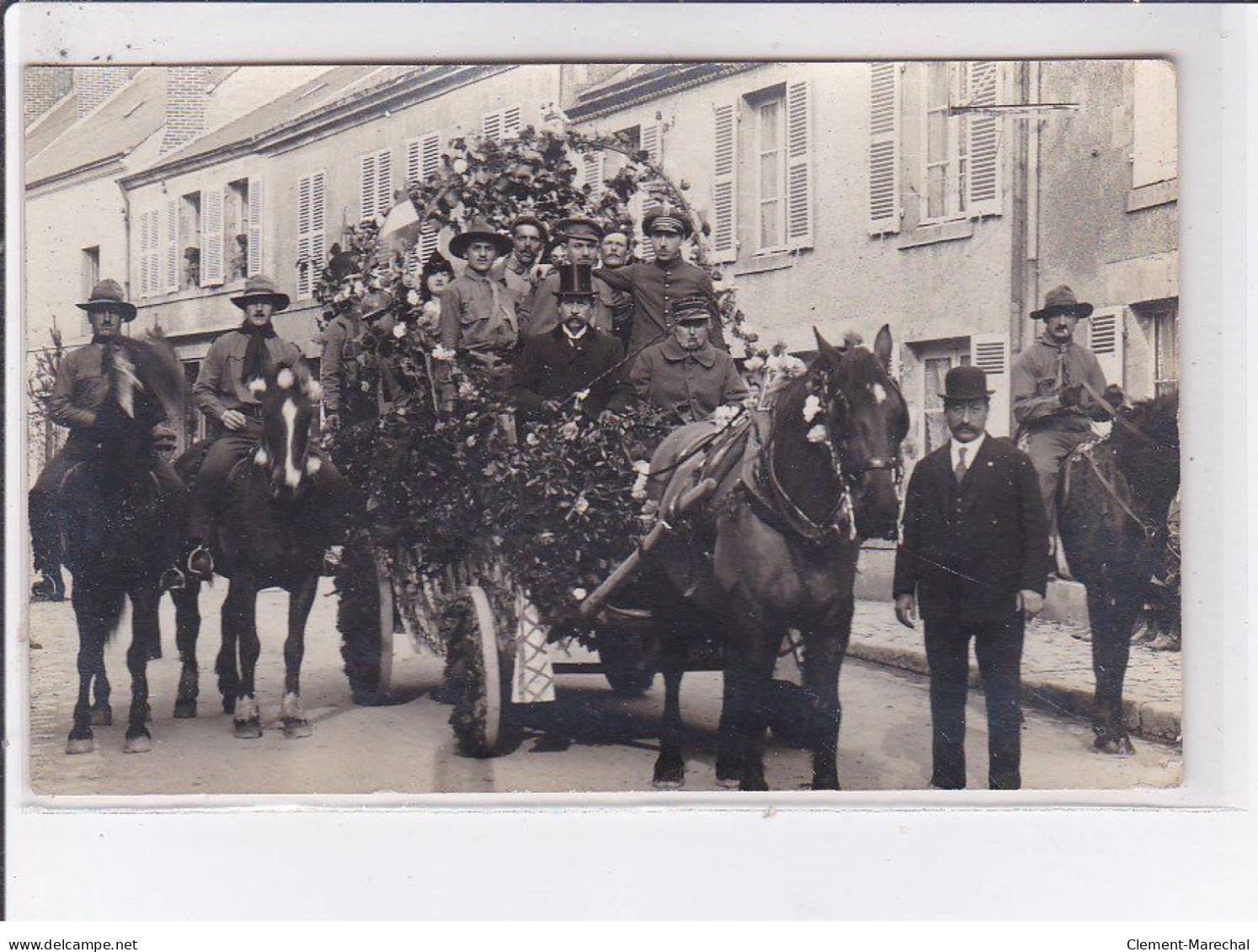 MONTSURS: Fête, Cavalcade - Très Bon état - Sonstige & Ohne Zuordnung