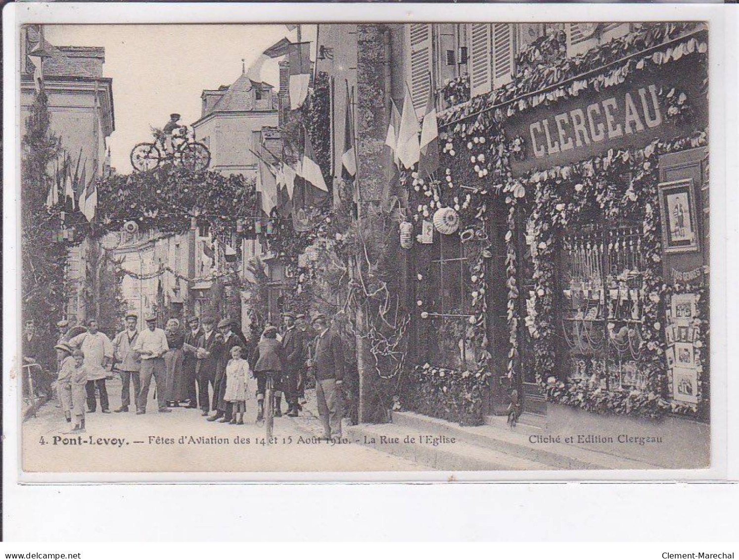 PONT-LEVOY: Fête D'aviation Des 14 Et 15 Août 1910, La Rue De L'église - état - Autres & Non Classés