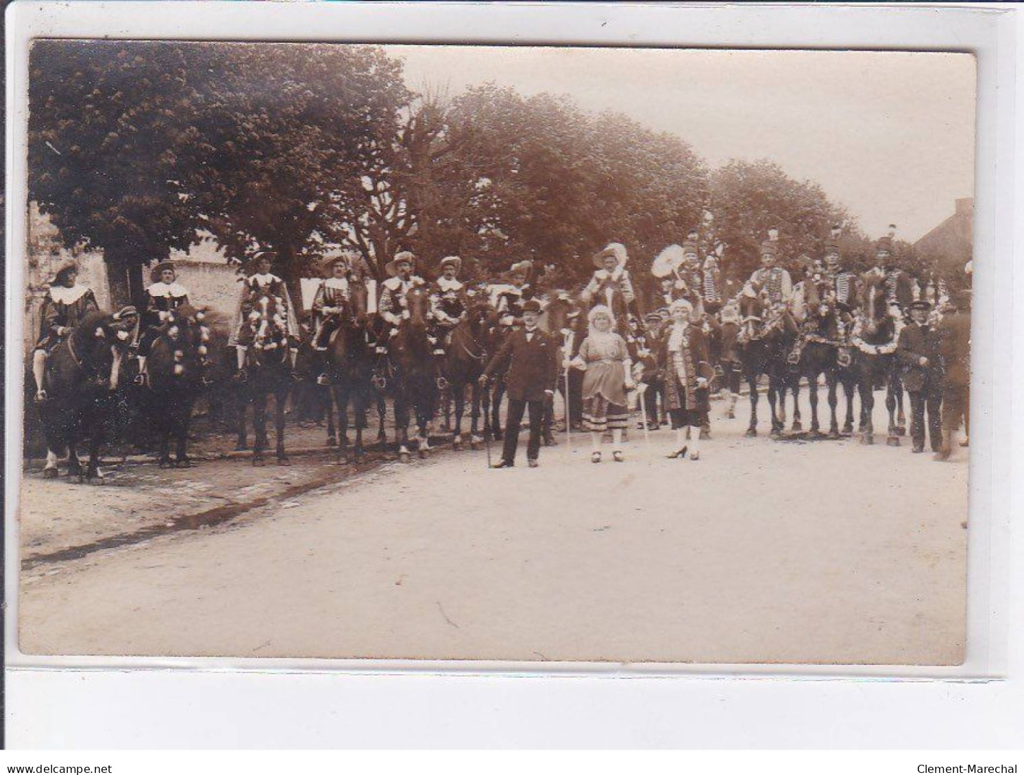 HAUTES-PYRENEE: Fête, Cavalcade, Cirque Variété, 2CPA - Très Bon état - Altri & Non Classificati