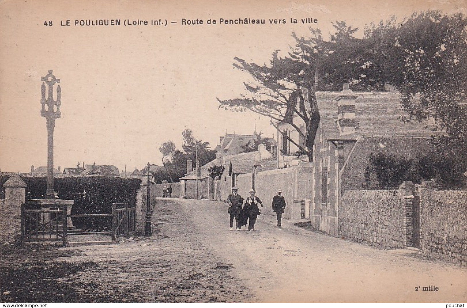 UR Nw-(44) LE POULIGUEN - ROUTE DE PENCHATEAU VERS LA VILLE - ANIMATION - Le Pouliguen