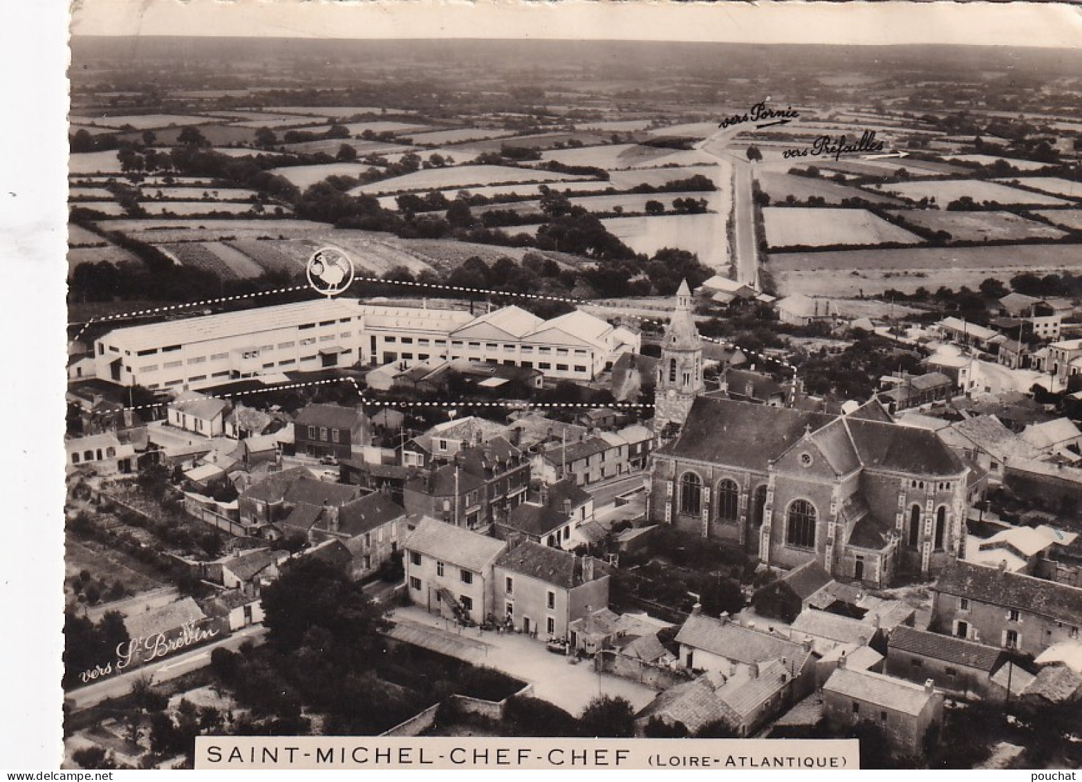 UR Nw-(44) SAINT MICHEL CHEF CHEF  - LE BOURG , L'EGLISE ET L'USINE MODERNE DES GALETTES ST MICHEL - VUE AERIENNE - Saint-Michel-Chef-Chef