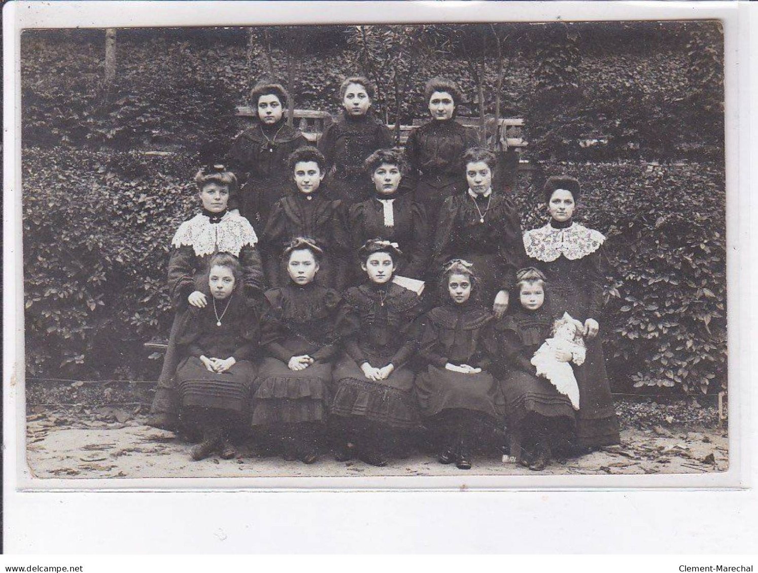 MALESHERBES: école(?), Poupée - Très Bon état - Malesherbes