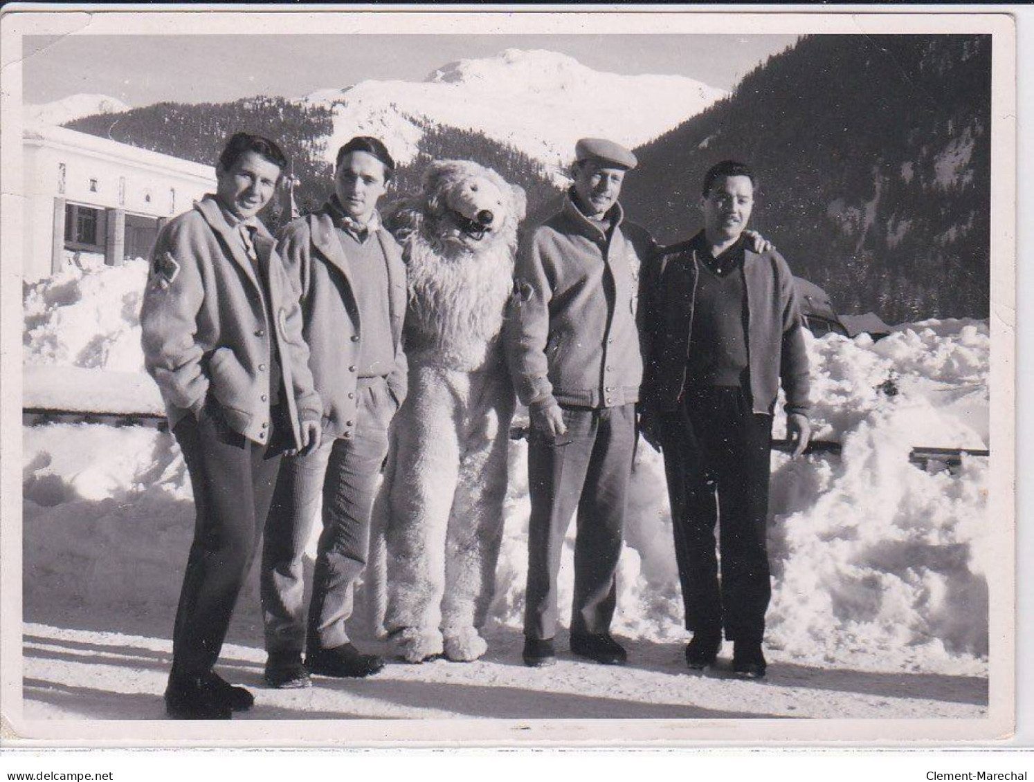 ANIMAUX : Homme Déguisé En Ours à Davos En Suisse (1959) - Très Bon état (photo Format Carte Moderne) - Orsi