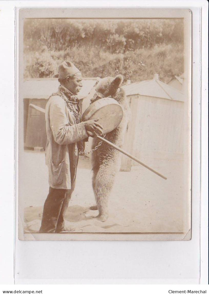 ANIMAUX : Lot De 2 Photos De Montreur D'Ours Sur La Plage - Bon état - Ours