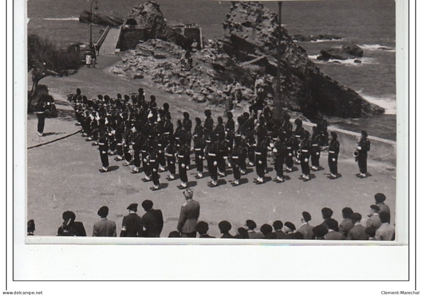 BIARRITZ : Lot De 7 Photos Format Cartes Photos D'un Défilé Militaire Vers 1945 - Très Bon état - Biarritz