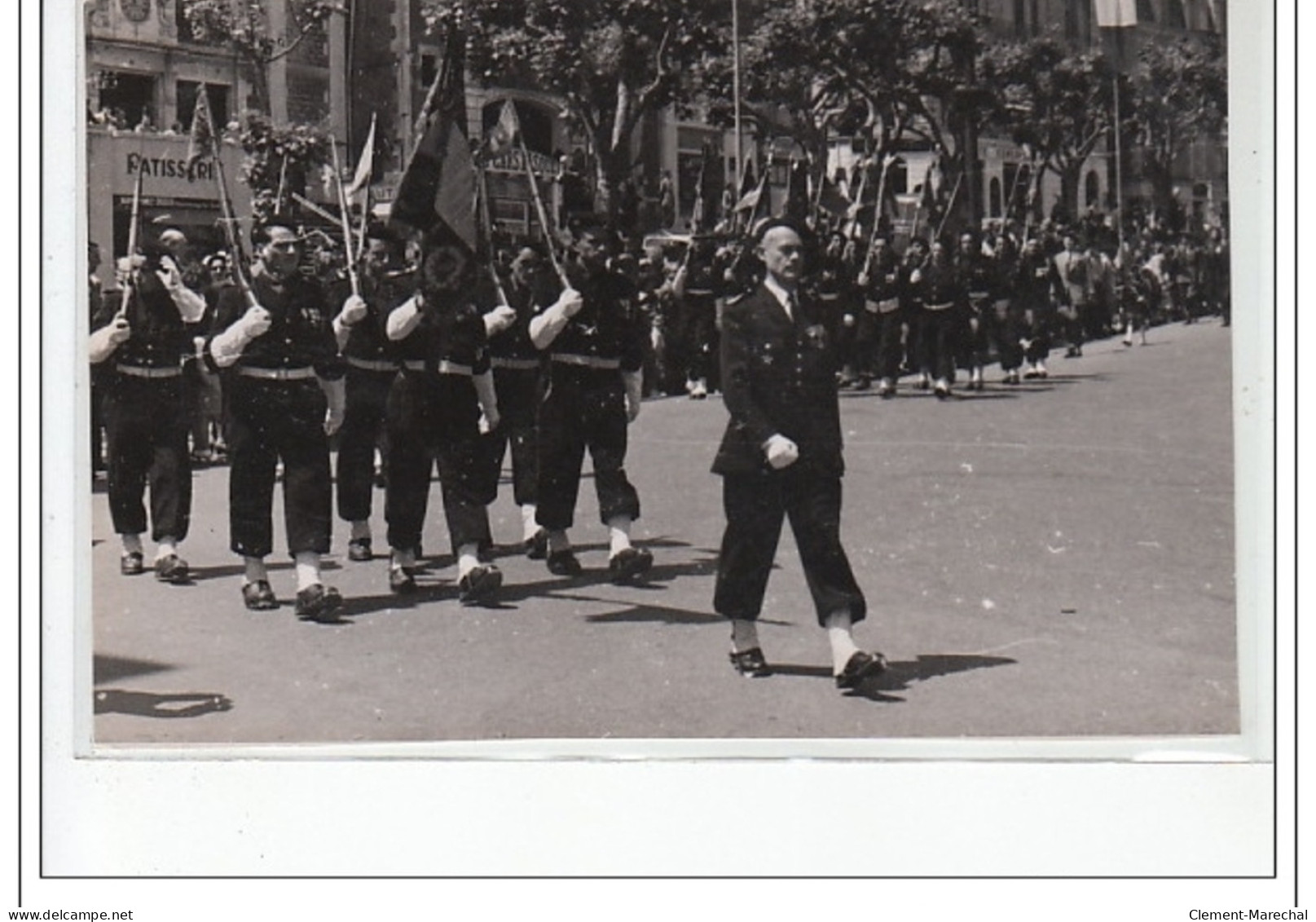 BIARRITZ : lot de 7 photos format cartes photos d'un défilé militaire vers 1945 - très bon état