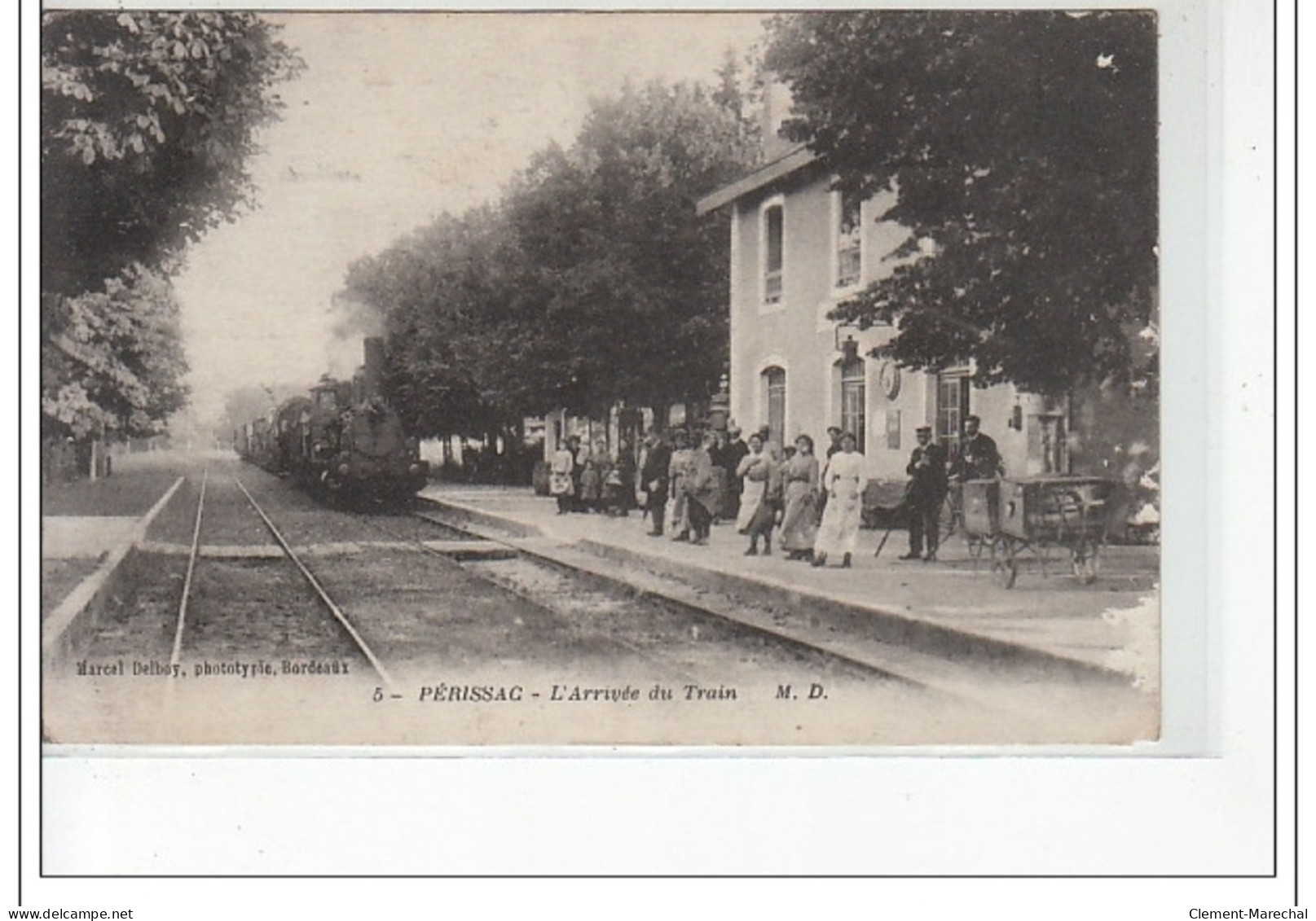 PERISSAC - L'arrivée Du Train - Très Bon état - Other & Unclassified