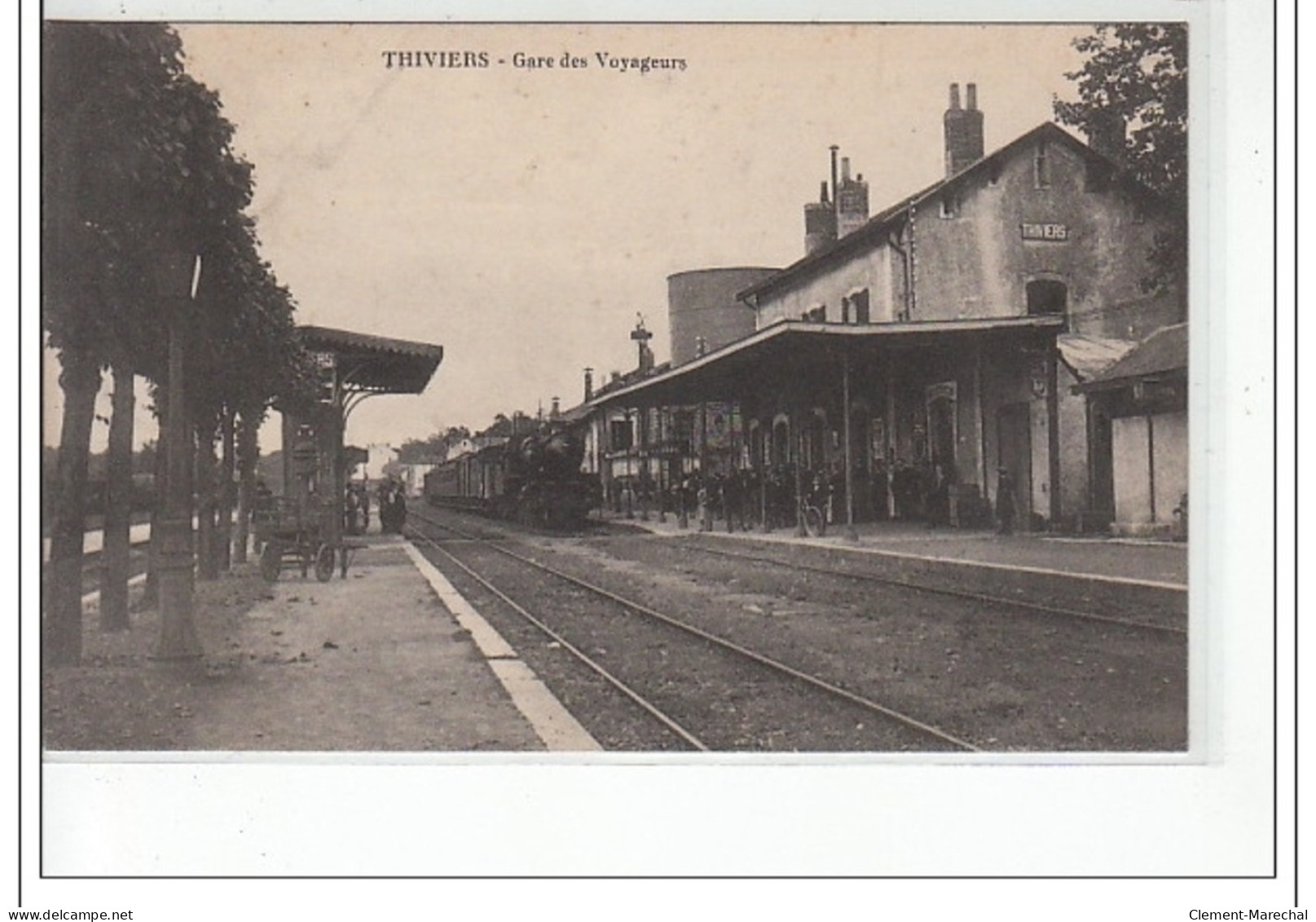 THIVIERS - Gare Des Voyageurs - Très Bon état - Thiviers