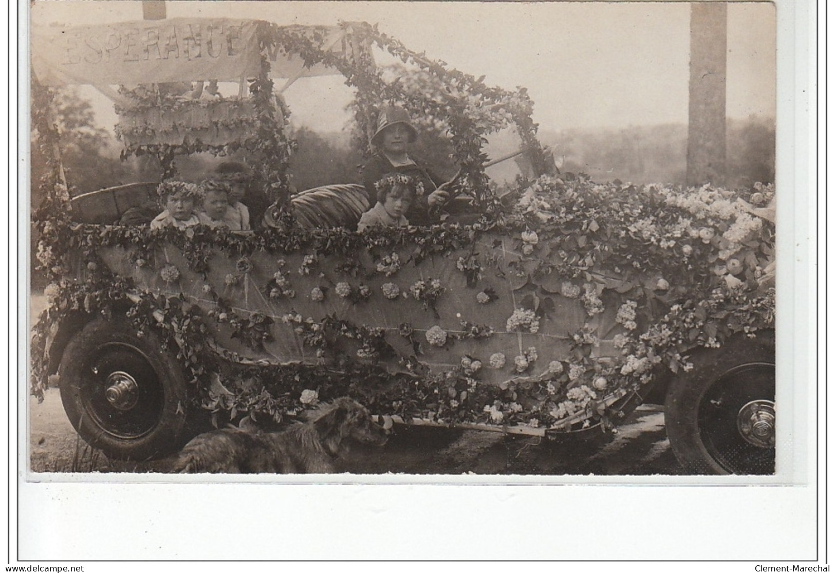 SAINT GERAND LE PUY : Carte Photo De La Fête Du Printemps Et De La Kermesse Vers 1930 - Très Bon état - Other & Unclassified