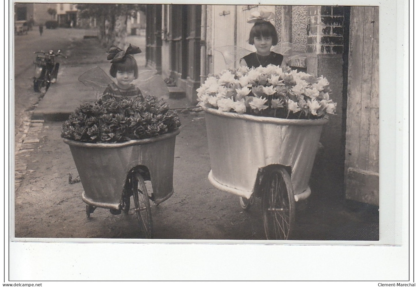 SAINT GERAND LE PUY : Carte Photo De La Fête Du Printemps Et De La Kermesse Vers 1930 - Très Bon état - Other & Unclassified