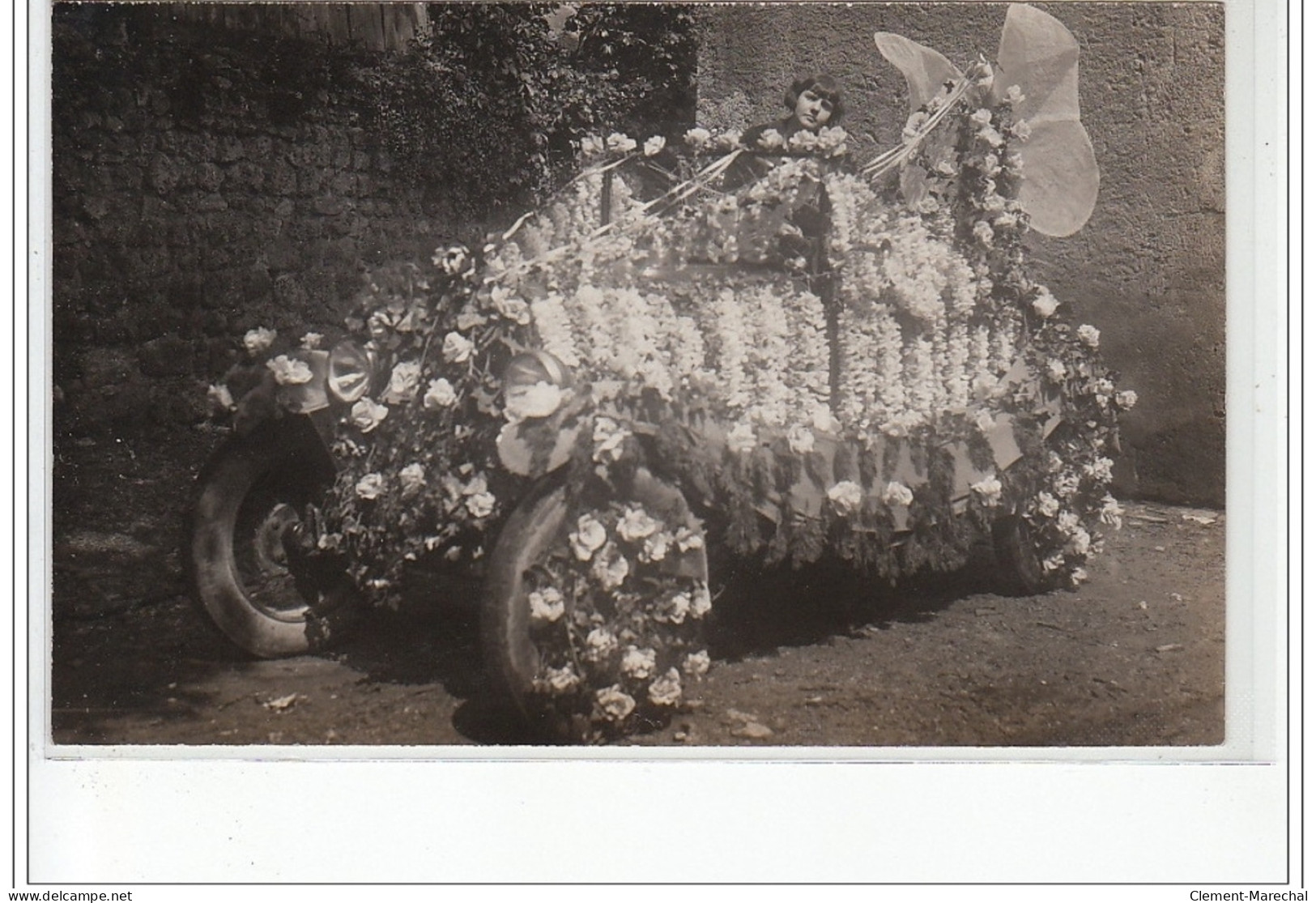 SAINT GERAND LE PUY : Carte Photo De La Fête Du Printemps Et De La Kermesse Vers 1930 - Très Bon état - Other & Unclassified