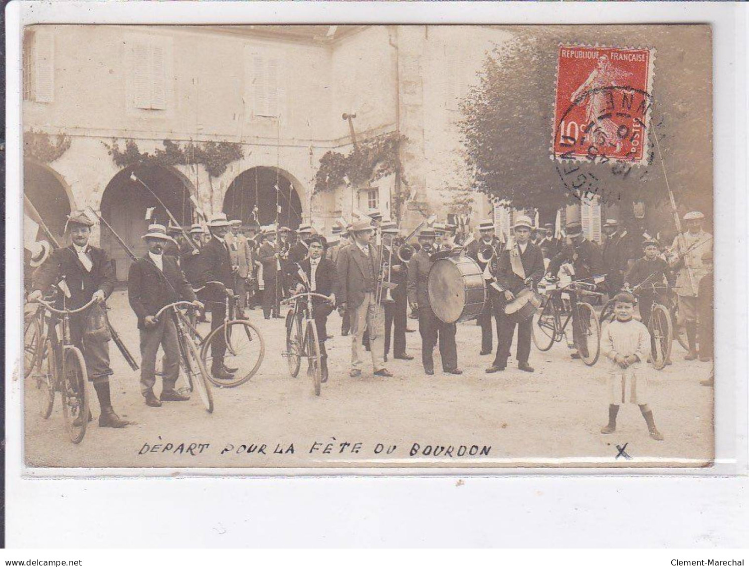 SAINT-FARGEAU: Concours De Pêche, Départ Pour La Fête Du Bourdon - Très Bon état - Saint Fargeau