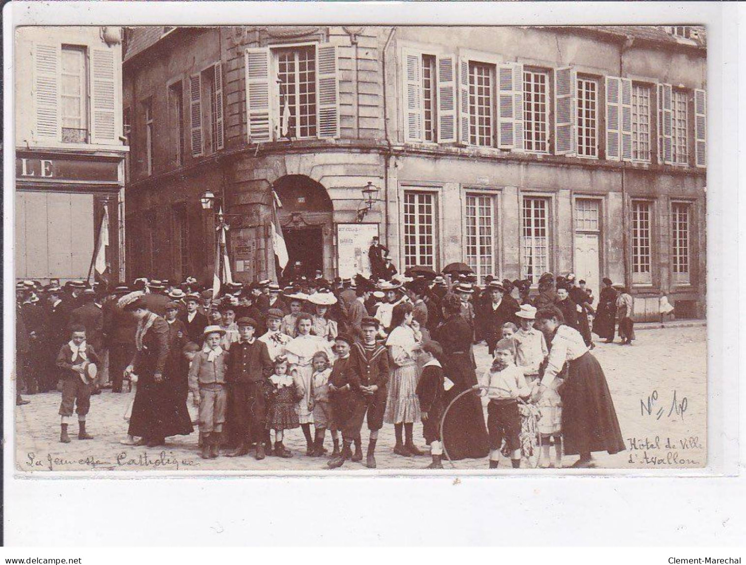 AVALLON: La Jeunesse Catholique - Très Bon état - Avallon