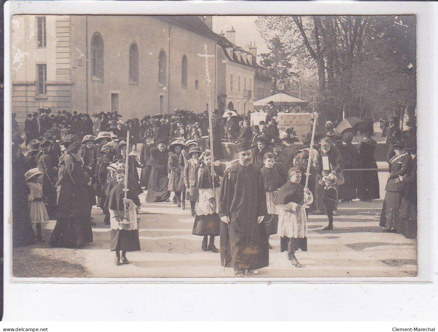 AVALLON: Procession - Très Bon état - Avallon