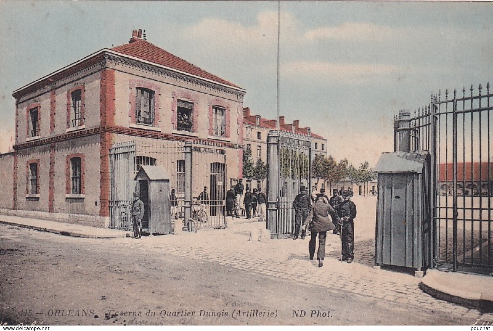 UR Nw-(45) ORLEANS - CASERNE DU QUARTIER DUNOIS ( ARTILLERIE ) - ANIMATION  - CARTE COLORISEE - Orleans