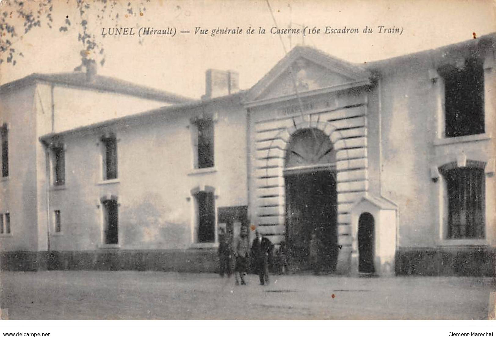 LUNEL - Vue Générale De La Caserne - Très Bon état - Lunel