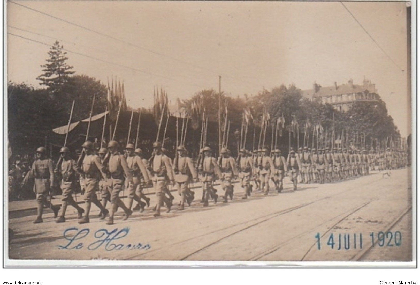 LE HAVRE : défilé militaire (lot de 8 cartes postales) - Très bon état