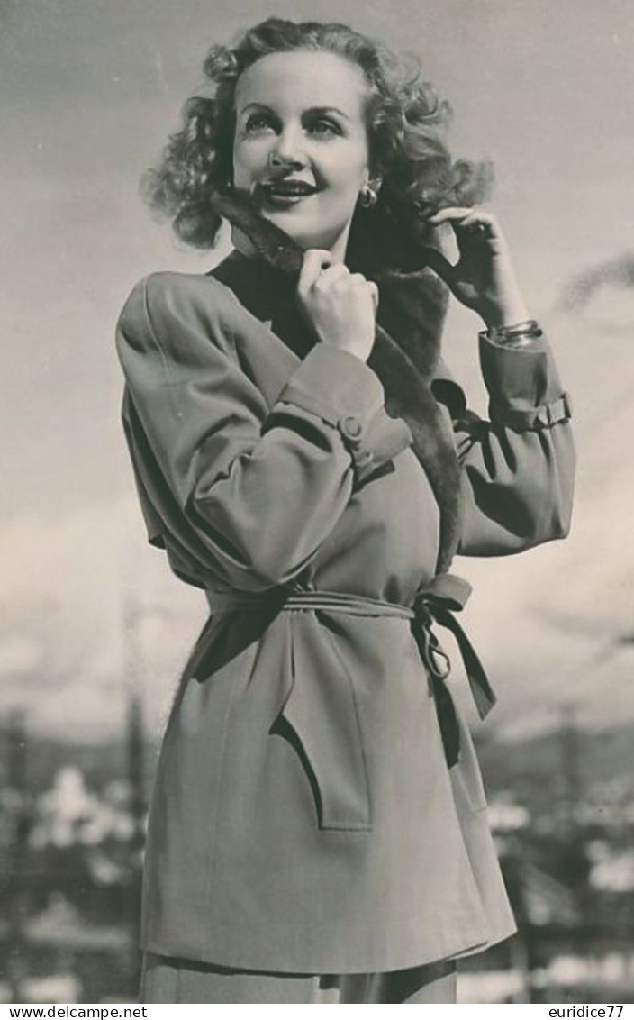 CAROLE LOMBARD 10 Photo Postcard - Berühmt Frauen