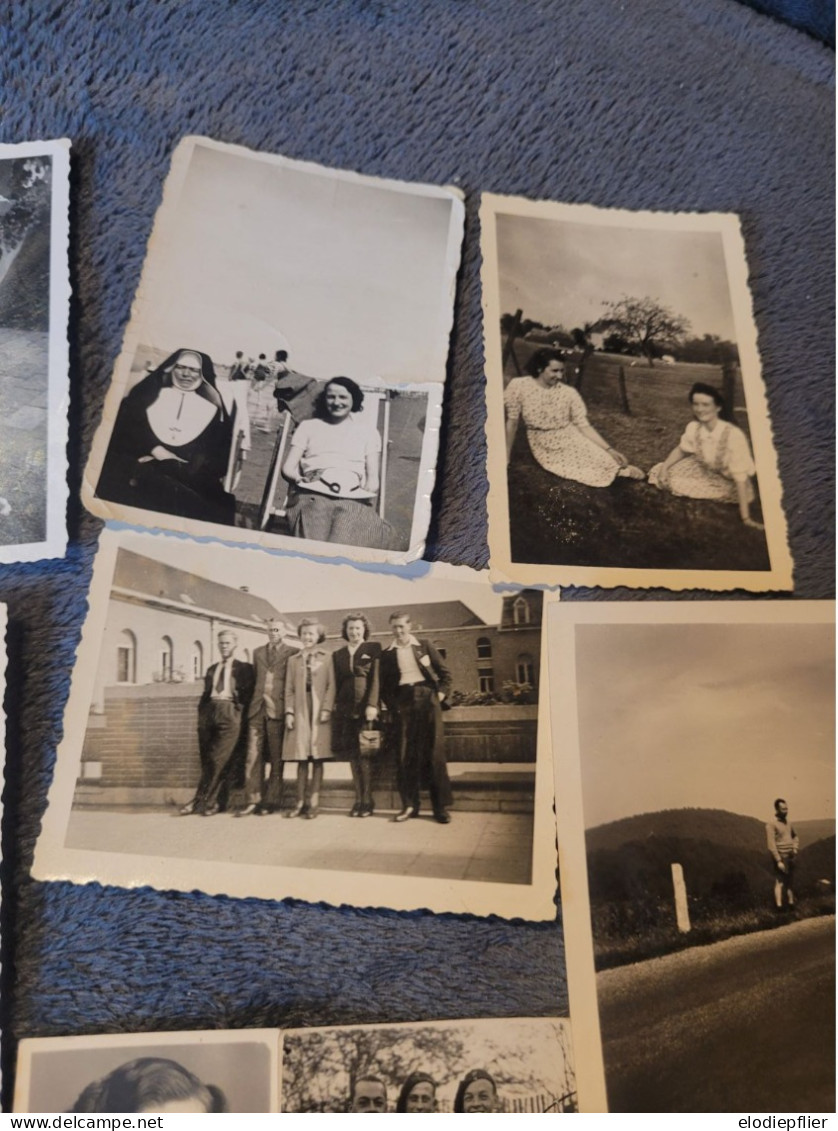 Lot de 15 petites photos anciennes en noir et blanc