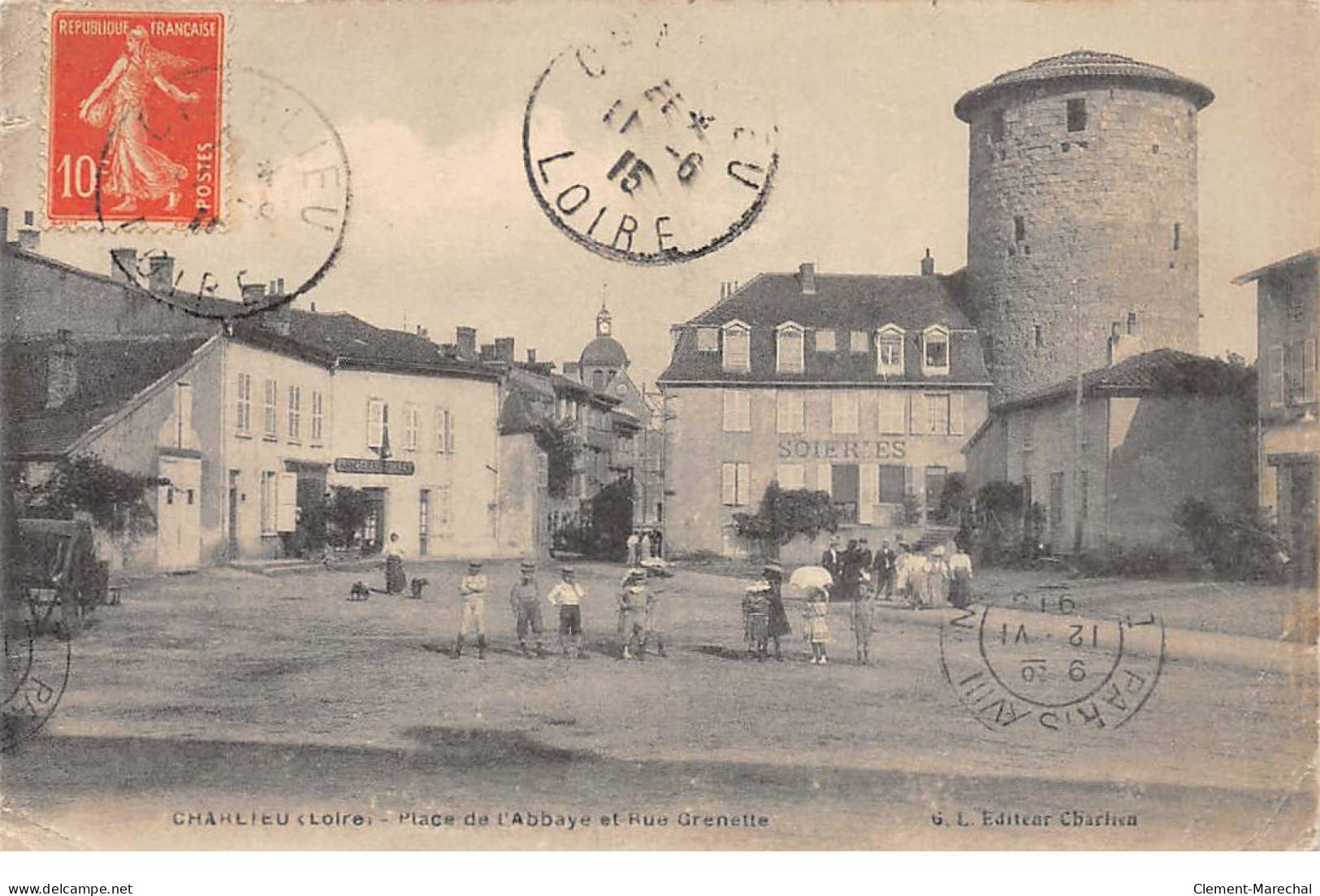 CHARLIEU - Place De L'Abbaye Et Rue Grenelle - état - Charlieu