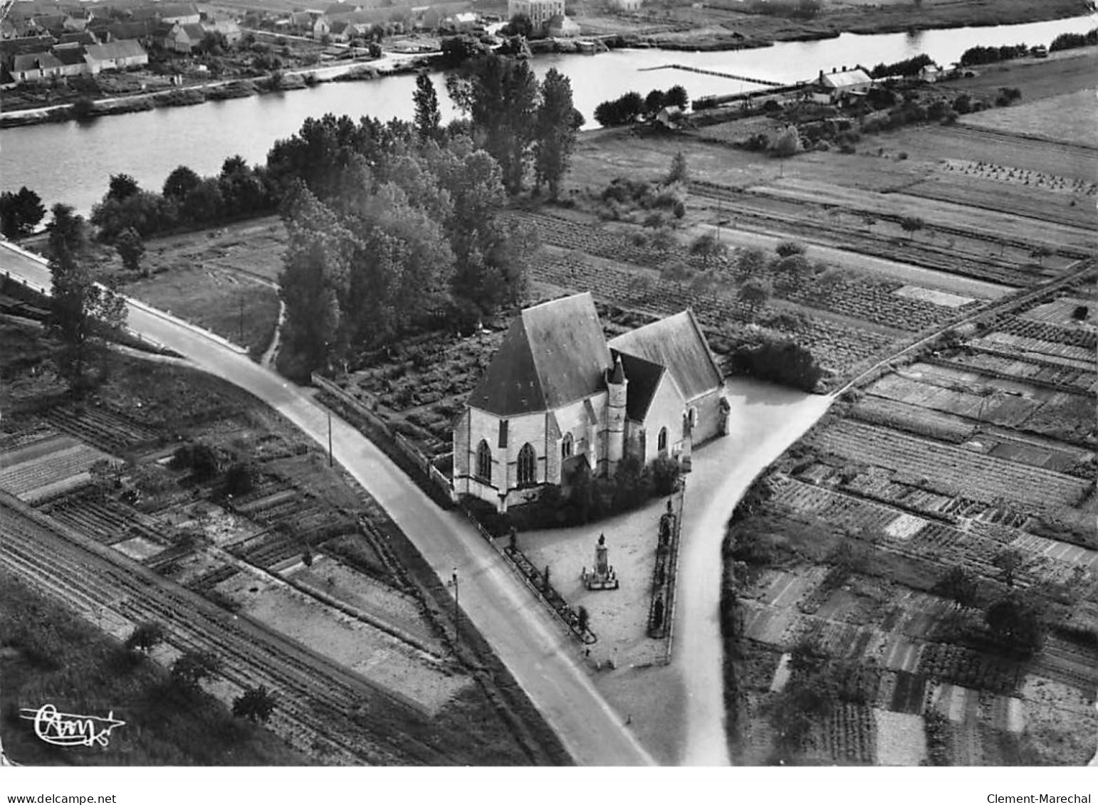 CHISSAY EN TOURAINE - L'Eglise Et Les Bords Du Cher - Vue Aérienne - Très Bon état - Autres & Non Classés