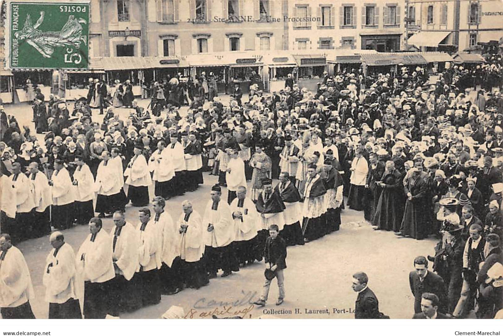 SAINTE ANNE - Une Procession - Très Bon état - Autres & Non Classés