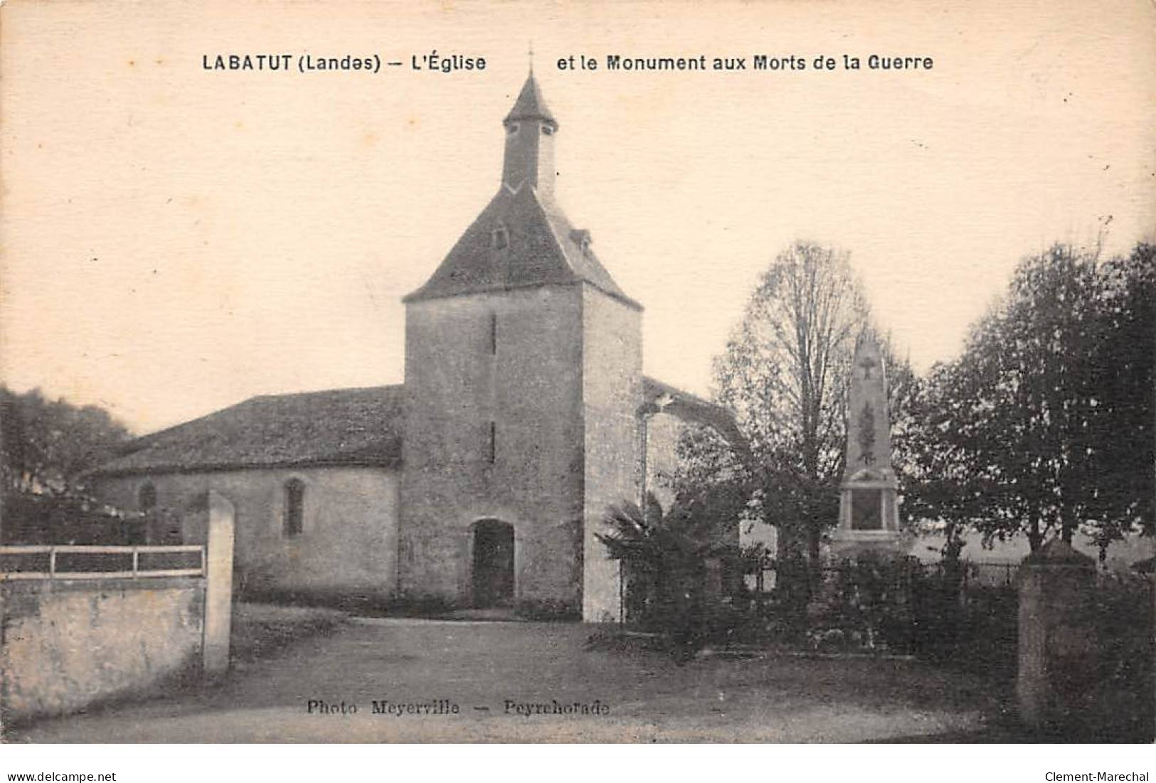 LABATUT - L'Eglise Et Le Monument Aux Morts De La Guerre - Très Bon état - Other & Unclassified