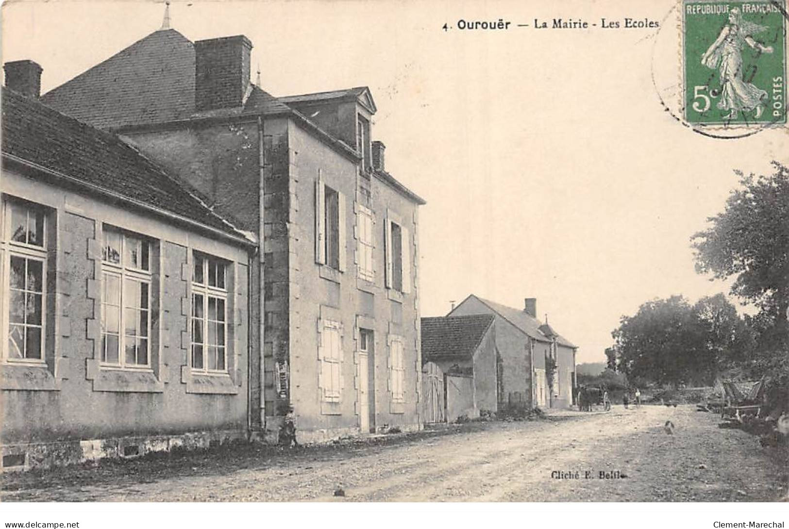 OUROUER - La Mairie - Les Ecoles - Très Bon état - Other & Unclassified