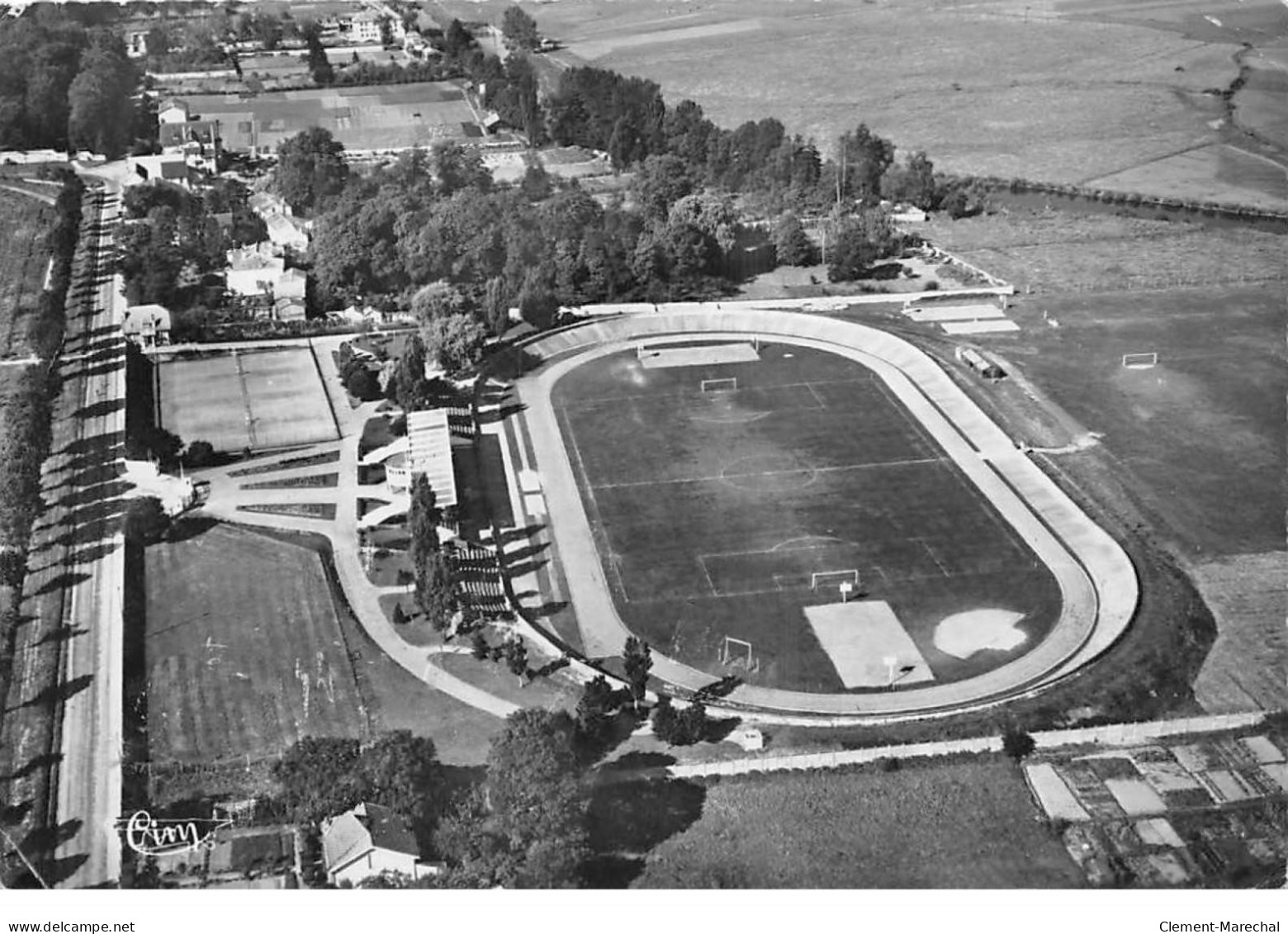 LUNEVILLE - Vue Aérienne - Stade De Lunéville - état - Luneville