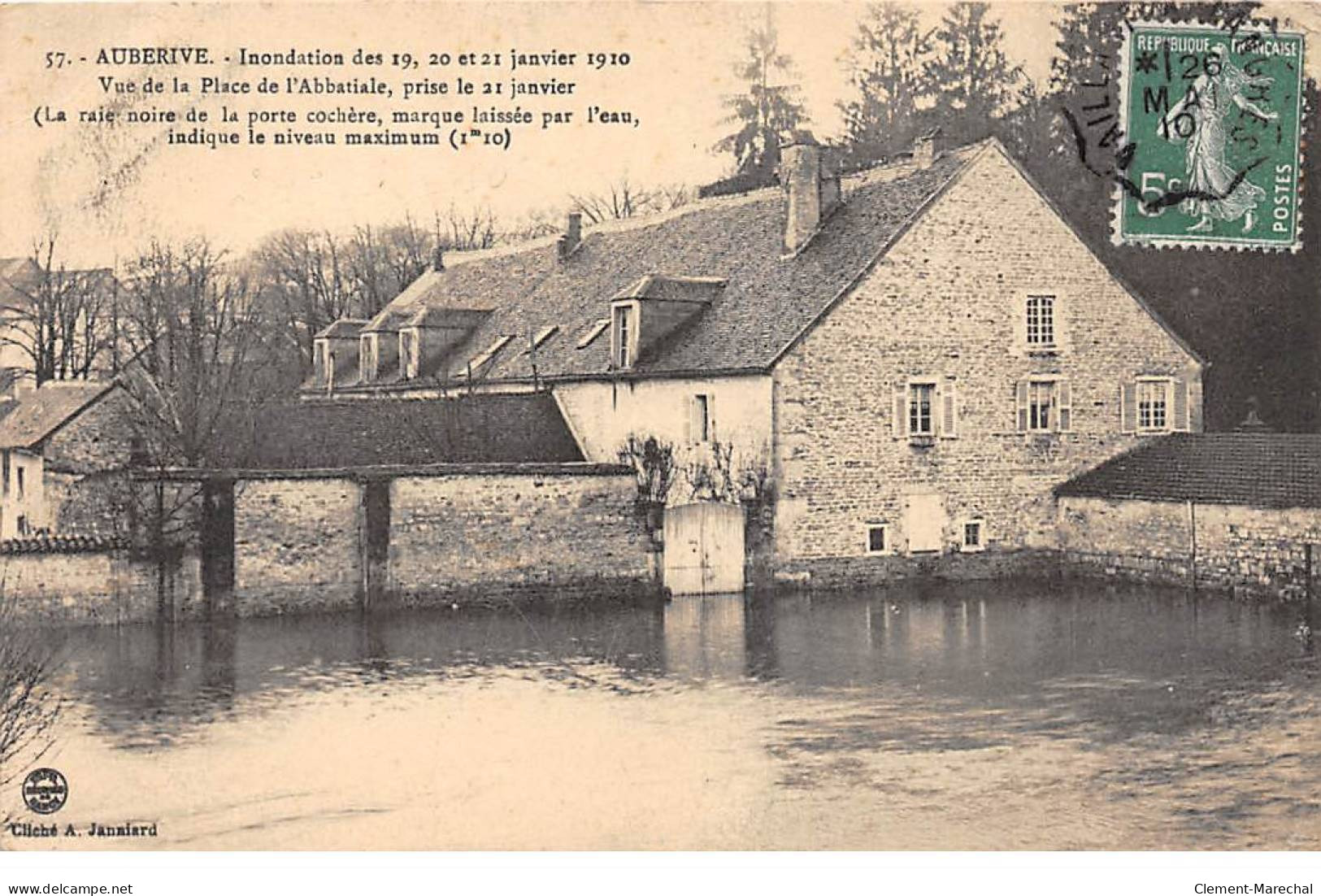 AUBERIVE - Inondation De Janvier 1910 - Vue De La Place De L'Abbatiale - état - Auberive