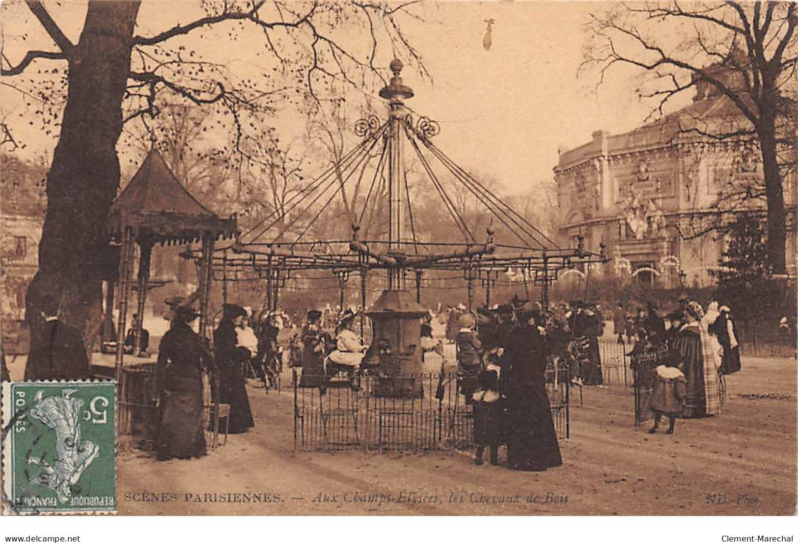 PARIS - Scènes Parisiennes - Aux Champs Elysées - Les Chevaux De Bois - Très Bon état - Champs-Elysées