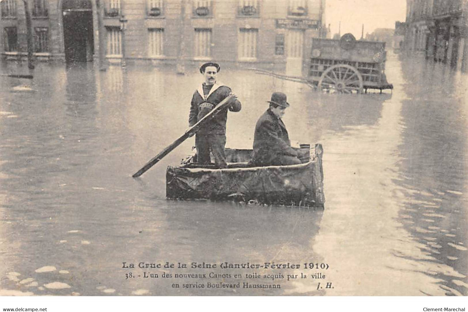 PARIS - La Crue De La Seine 1910 - L'un Des Nouveaux Canots En Toile - Boulevard Haussmann - Très Bon état - Überschwemmung 1910