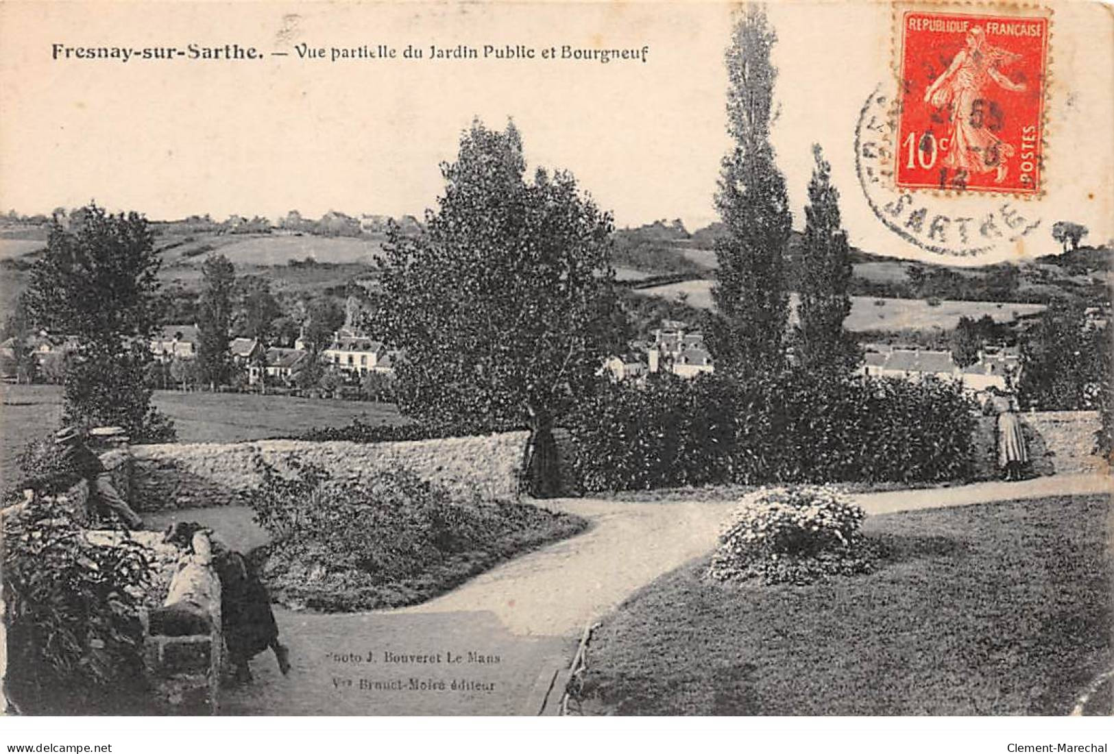 FRESNAY SUR SARTHE - Vue Partielle Du Jardin Public Et Bourgneuf - état - Other & Unclassified