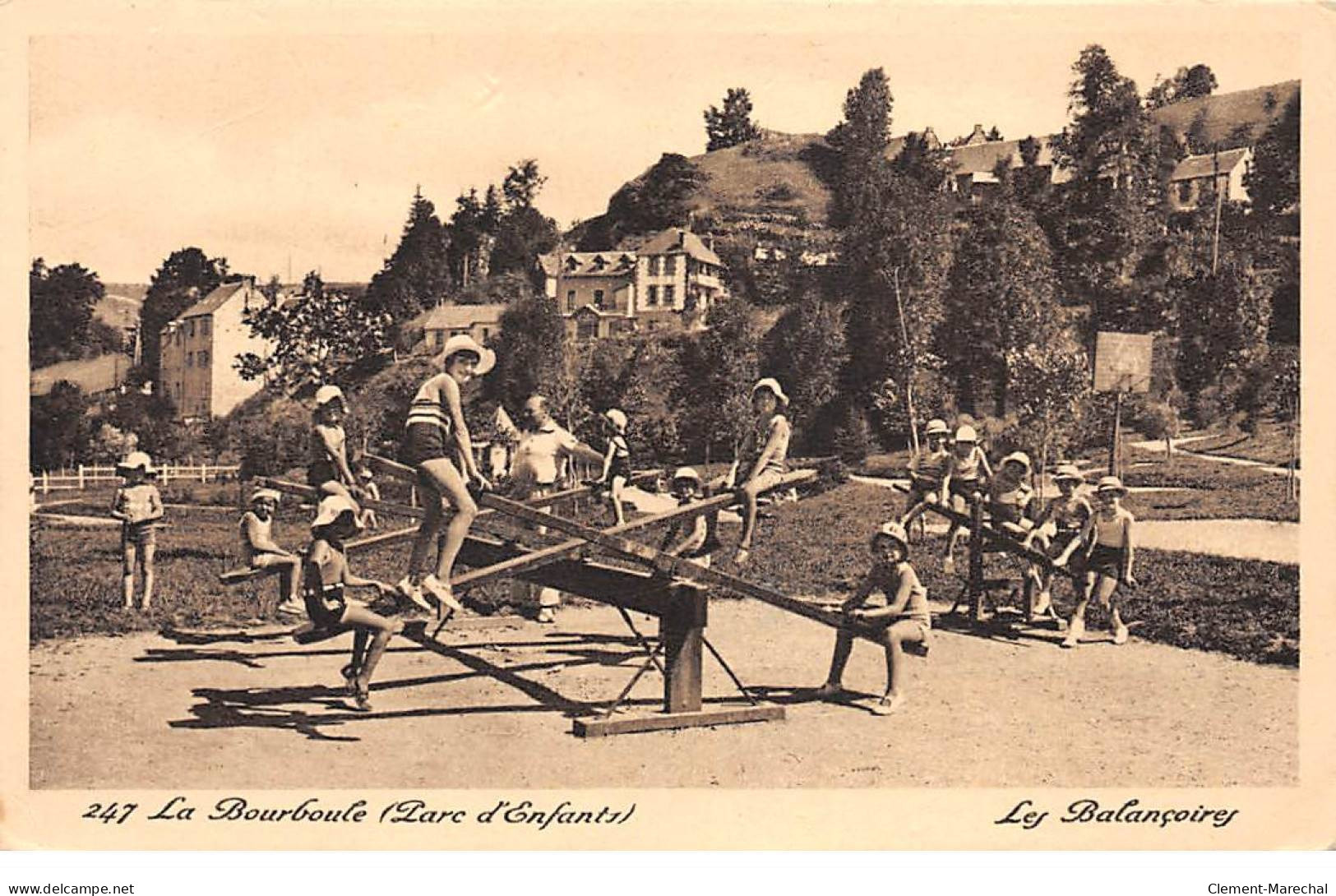 LA BOURBOULE - Parc D'Enfants - La Balançoire - Très Bon état - La Bourboule