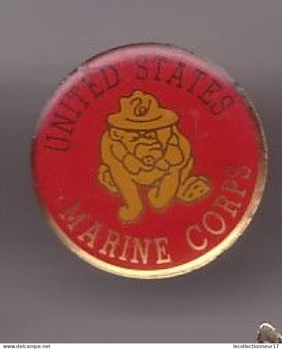 Pin's Marines Corps United States Chien Réf  270 - Militaria