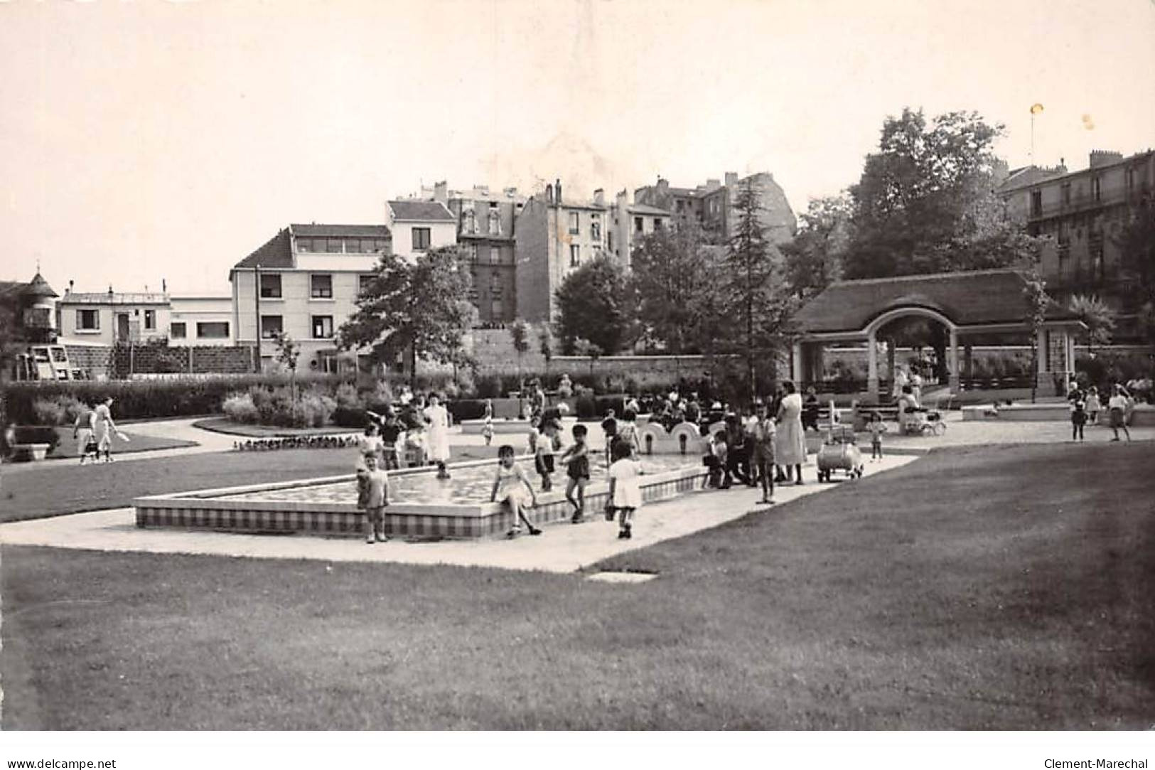 COLOMBES - Le Square Aux Oiseaux - La Piscine - Très Bon état - Colombes