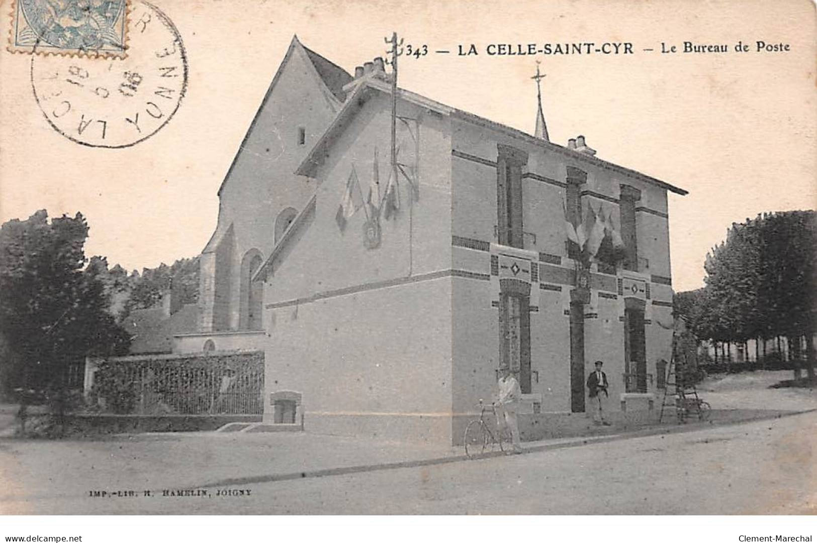 LA CELLE SAINT CYR - Le Bureau De Poste - état - Autres & Non Classés