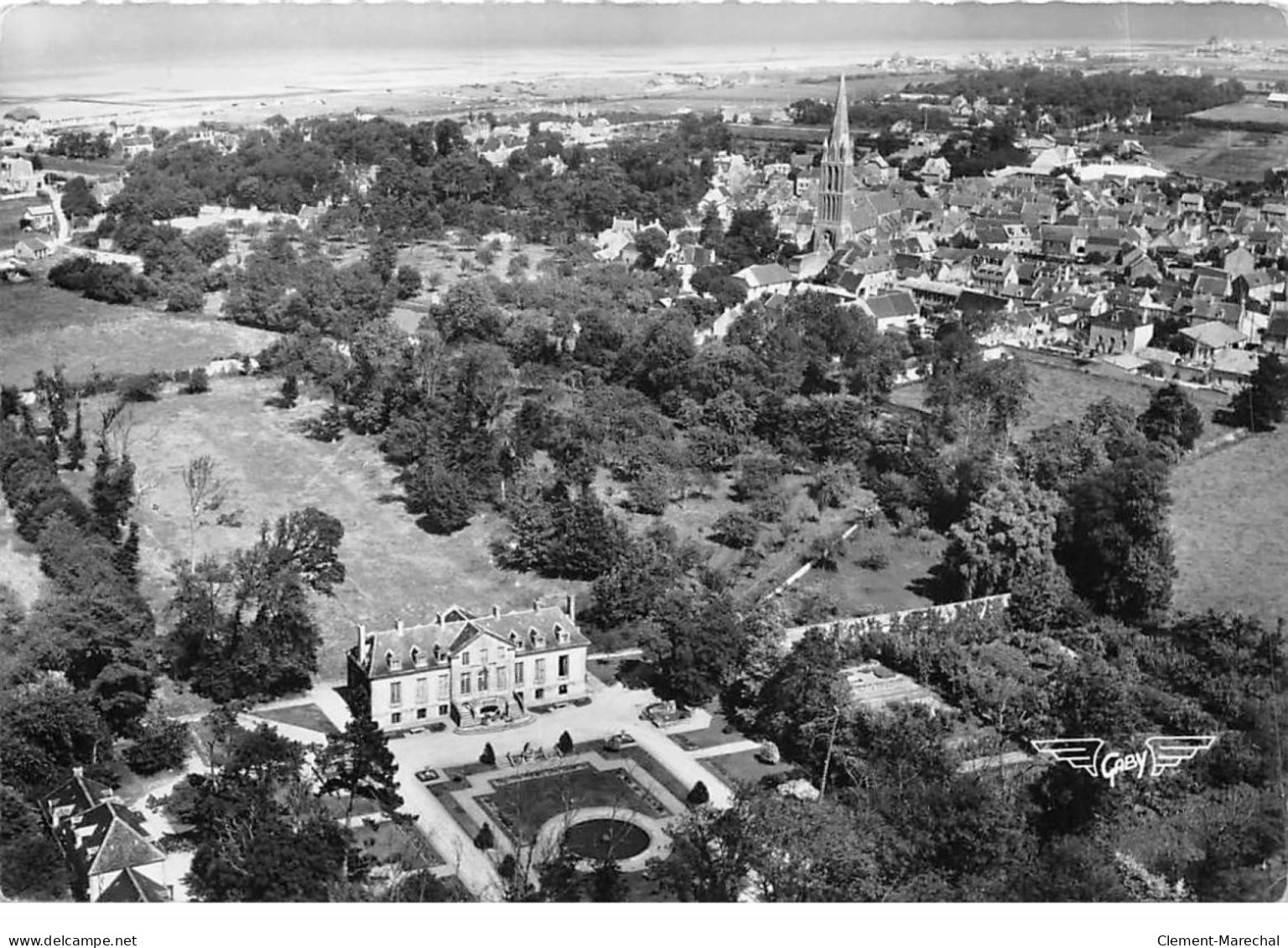 BERNIERES SUR MER - Vue Générale - Château De Quintefeuille - Très Bon état - Other & Unclassified