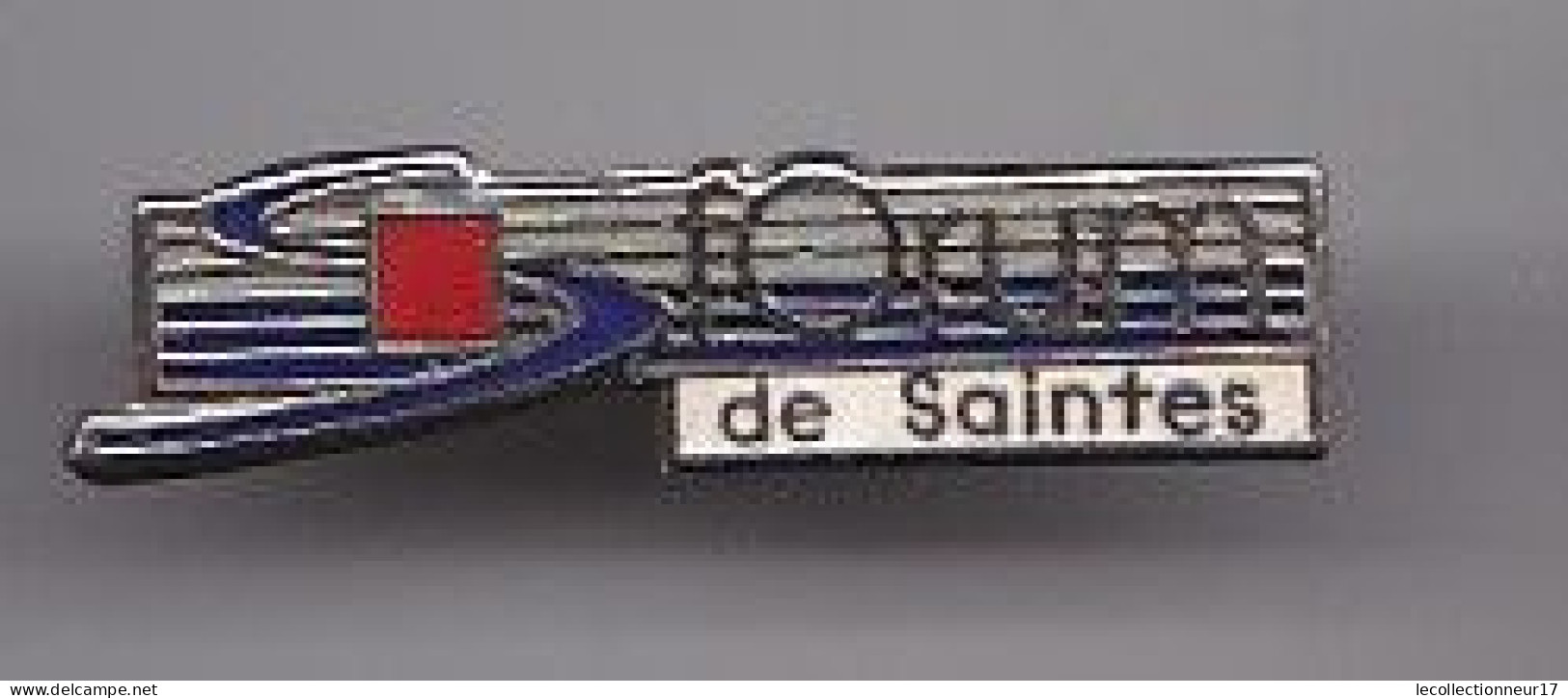 Pin's Forum De Saintes En Charente Maritime Dpt 17 Réf 1903 - Ciudades