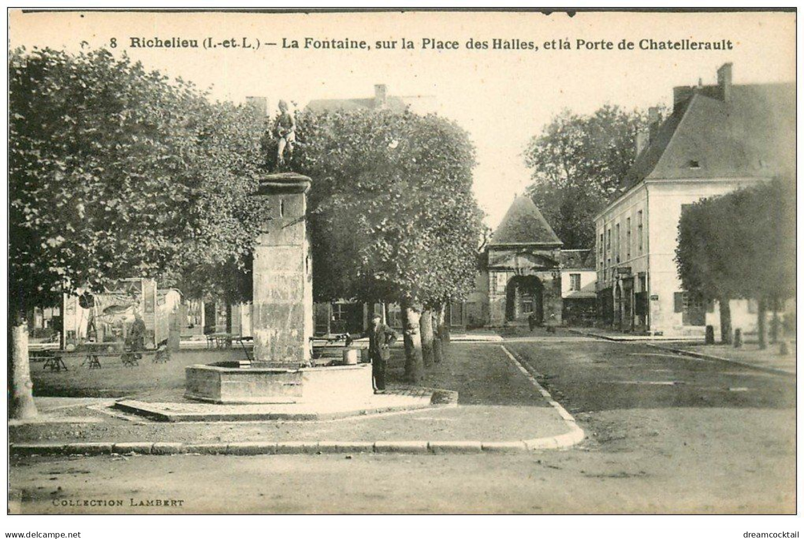 37 RICHELIEU. Fontaine Place Des Halles Porte De Chatellerault - Other & Unclassified