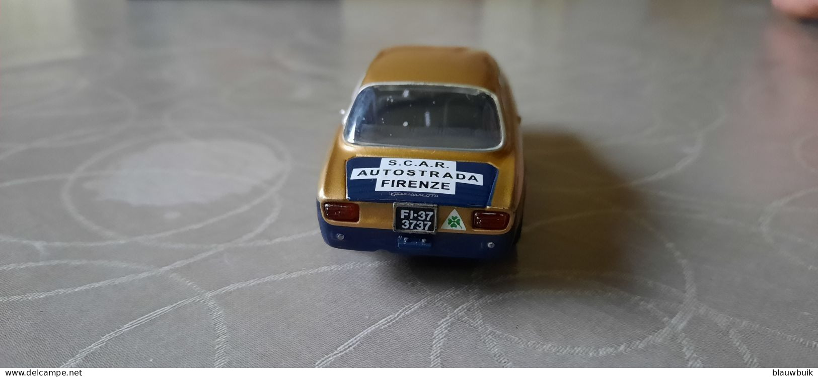 Metro Alfa Romeo Giulia Sprint GTA 1600 Monza 1967 1/43 + Vitrine - Sonstige & Ohne Zuordnung