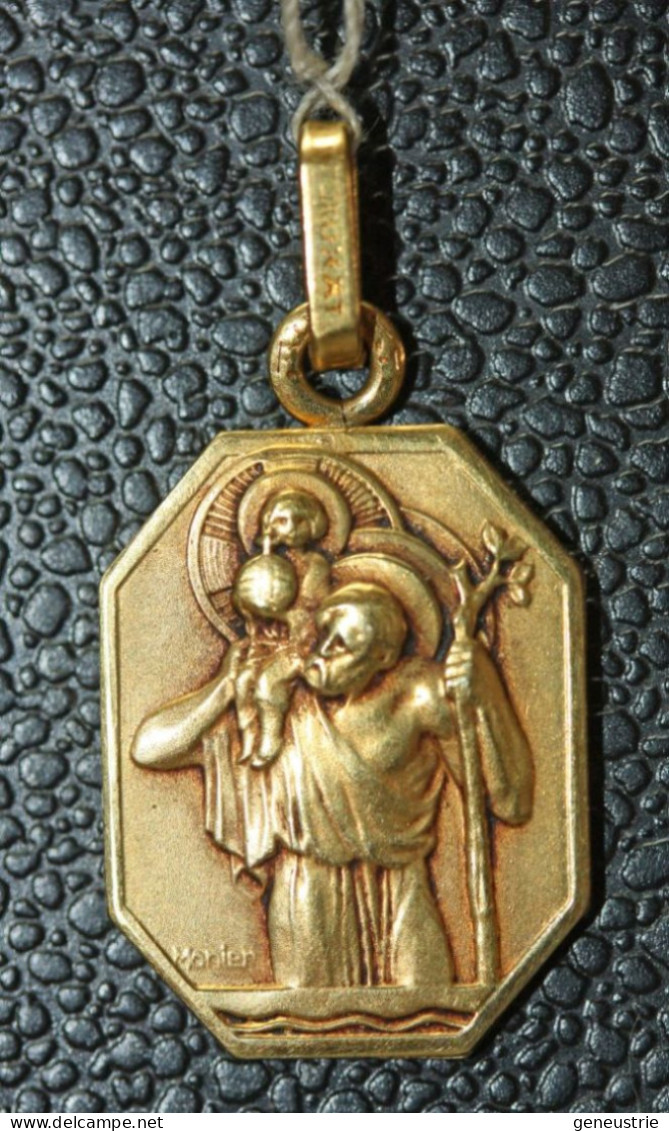 Beau Pendentif Médaille Religieuse Plaqué Or Années 30 (Art Déco) "Saint Christophe" - Religion & Esotericism
