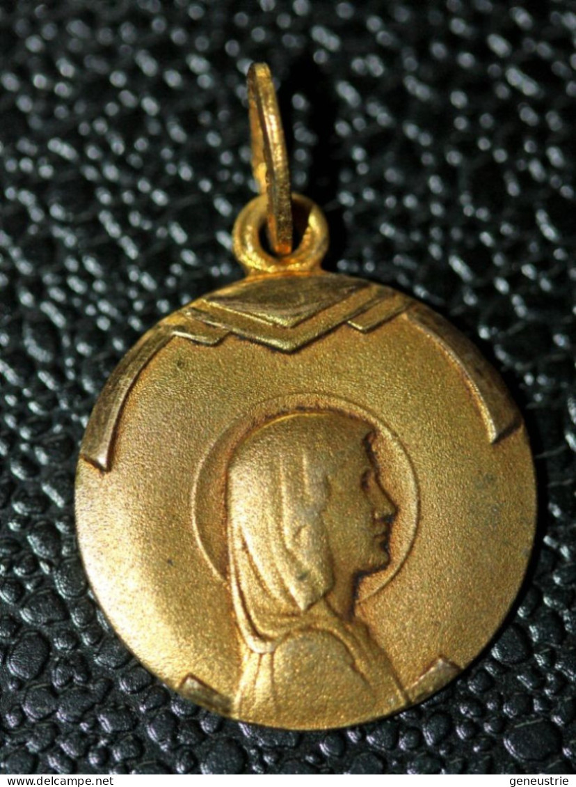 Pendentif Médaille Religieuse Plaqué Or Années 30 "Sainte Marie" Religious Medal - Religion & Esotericism