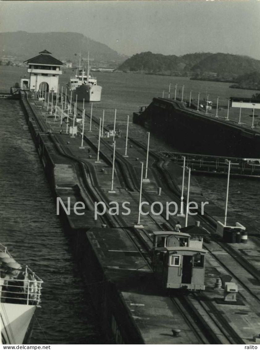 PANAMA C.1960 Locomotive Halage Canal Photo 23,9 X 18 Cm Par Victor Borlandelli - Places