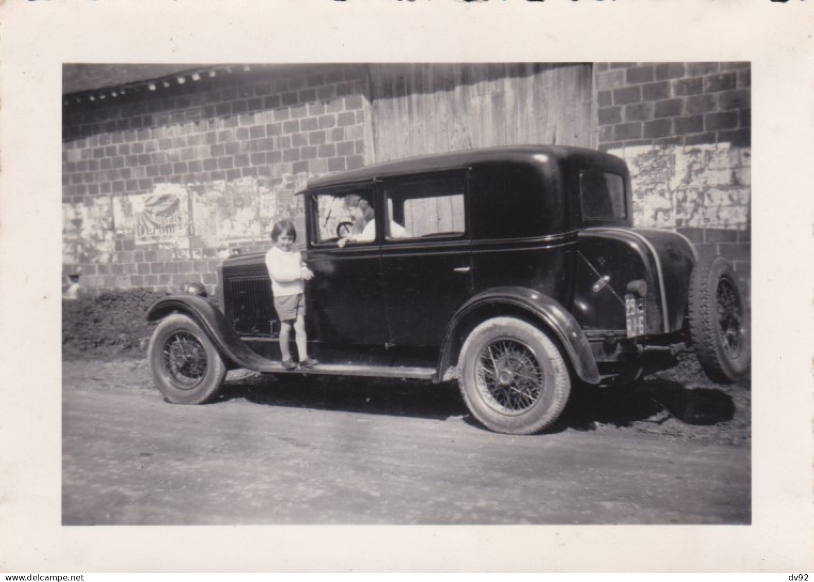 VOITURE CHENARD ET WALKER TYPE Y9 AVEC MALLE ARRIERE CIRCA 1935 - Cars