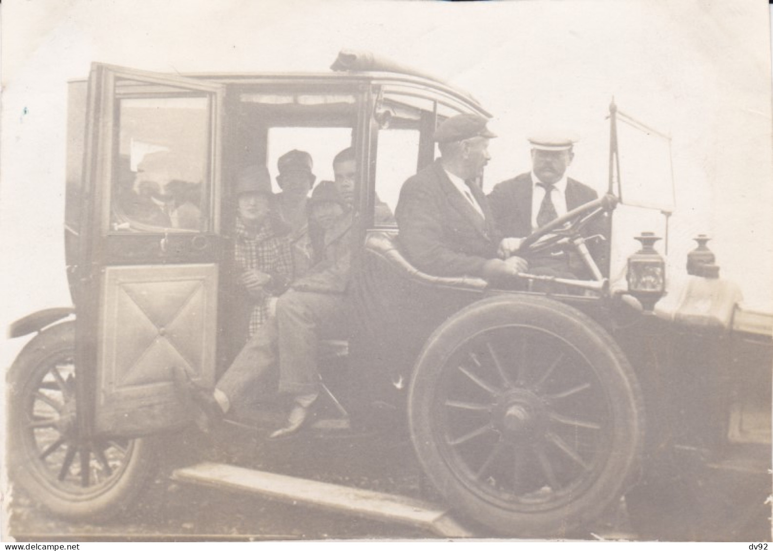 VOITURE RENAULT TYPE CB CIRCA 1925 - Automobile