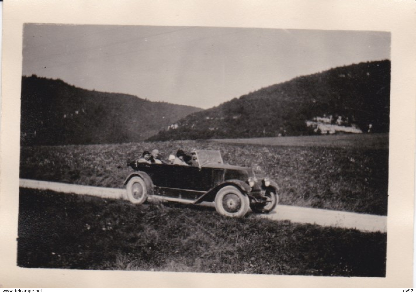 VOITURE RENAULT TYPE NN CIRCA 1924 - Cars